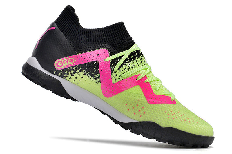 Chuteira Society Puma Future Ultimate TF Preta, Verde e Rosa "Tricks Pack"