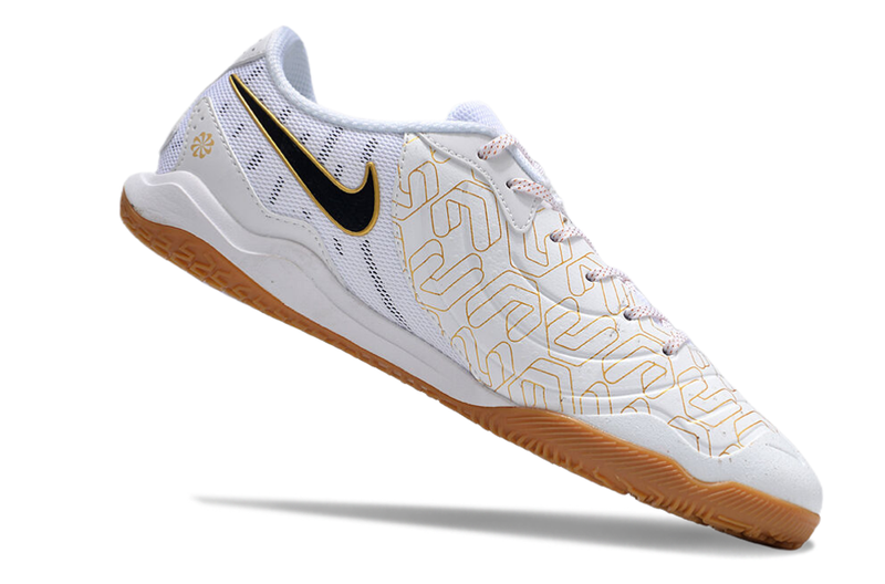 Chuteira Futsal Nike Tiempo Legend 10 Academy IC Branca e Dourada "United Golden Pack"