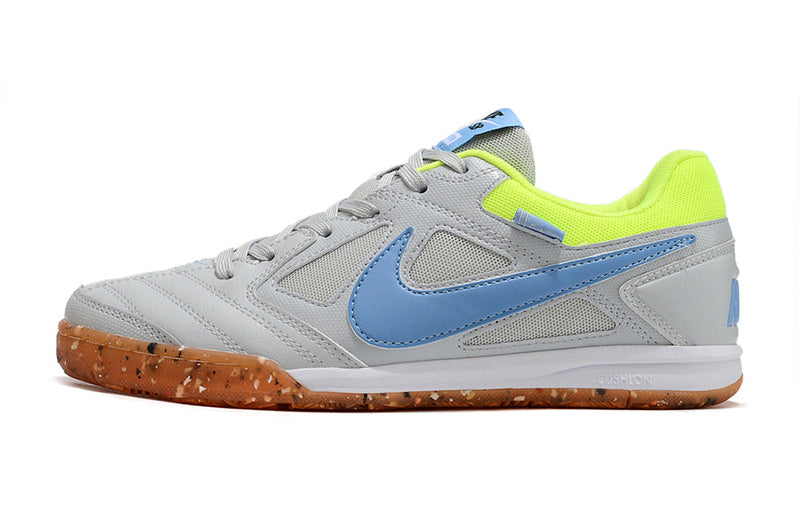 Chuteira Futsal Supreme x Nike SB Gato IC Cinza, Azul e Verde Neon