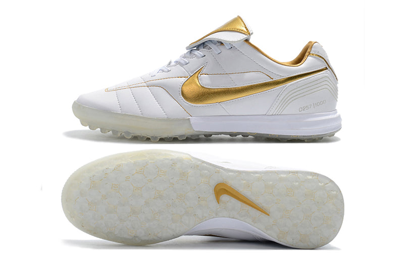 Chuteira Society Nike Retrô Tiempo Legend 7 Elite TF Branca e Dourado R10