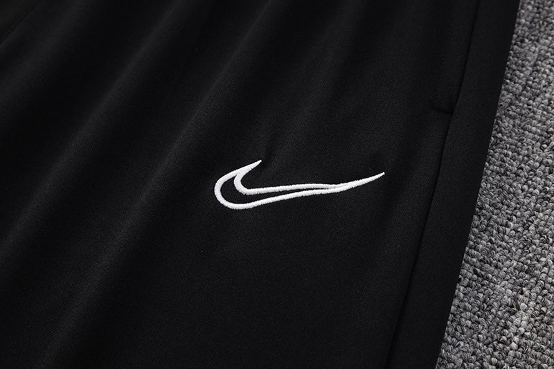 Conjunto de Frio Nike Training Branco e Preto