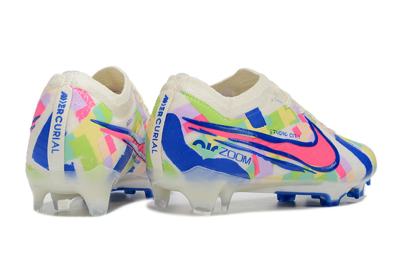 Chuteira Campo Nike Air Zoom Mercurial Vapor 15 Elite FG Branco, Azul e Rosa