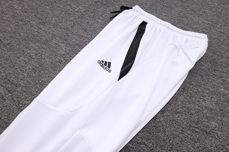 Conjunto de Moletom Adidas Sportswear com Touca Branco e Preto