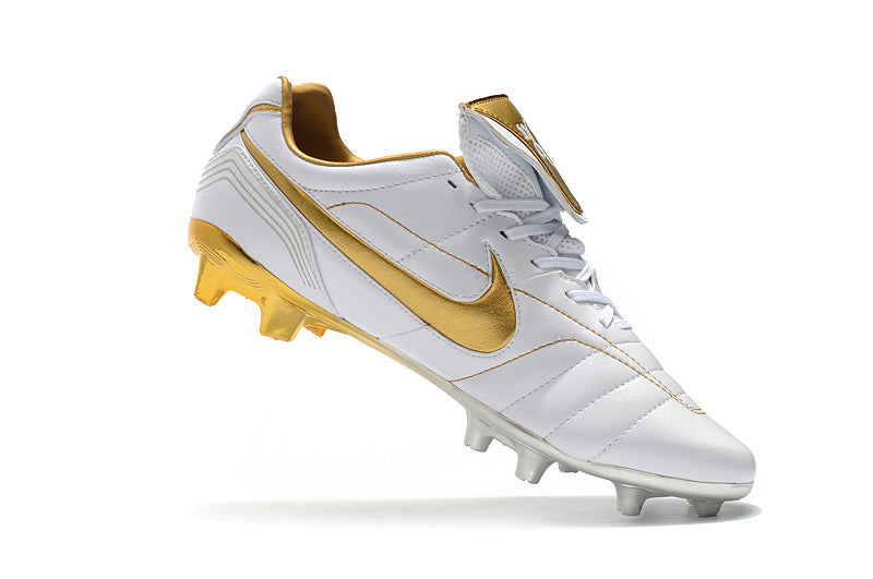 Chuteira Campo Nike Retrô Tiempo Legend 7 Elite FG Branca e Dourada R10