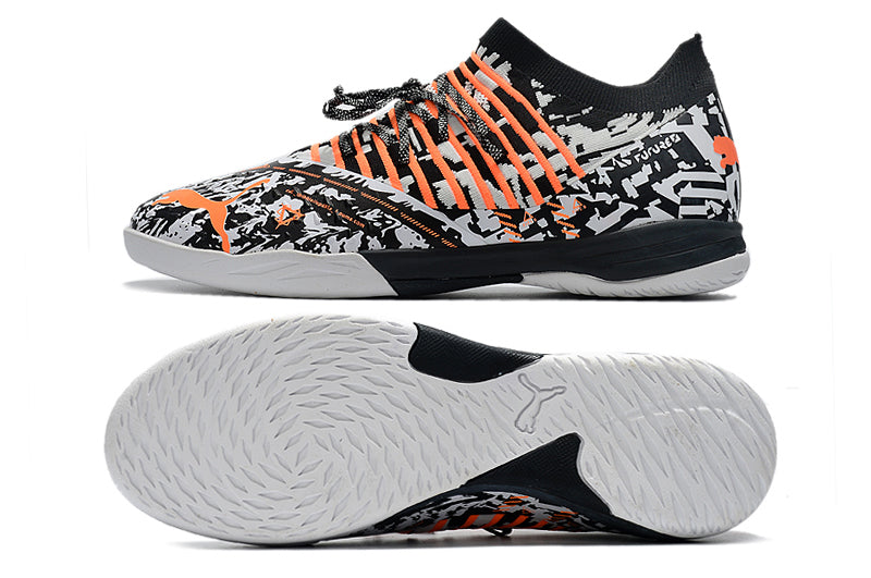 Chuteira Futsal Puma Future Z 1.3 IC Preto, Branco e Laranja "Teaser"