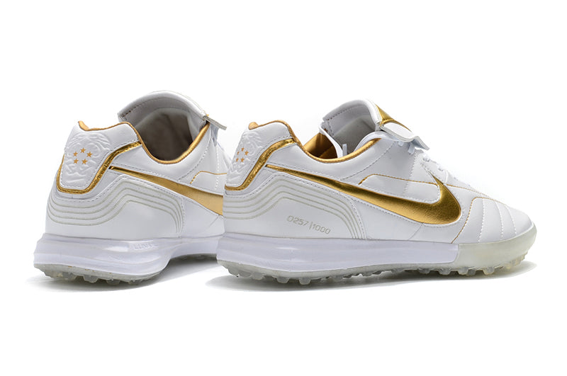 Chuteira Society Nike Retrô Tiempo Legend 7 Elite TF Branca e Dourado R10