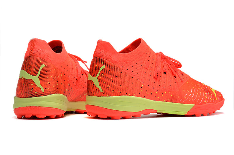 Chuteira Society Puma Future Z 1.4 TF Laranja "Fearless Pack"