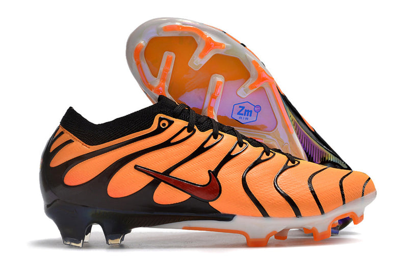 Chuteira Campo Nike Air Zoom Mercurial Vapor 15 Elite FG Laranja e Preta "Air Max Plus"