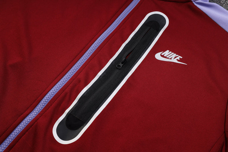 Conjunto de Moletom Nike Sportswear Tech Overlay com Touca Bordo e Roxo