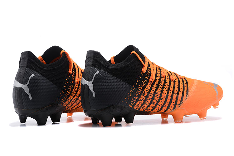 Chuteira Campo Puma Future Z 1.3 FG Laranja e Preta "Instinct Pack"