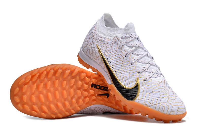 Chuteira Society Nike Air Zoom Mercurial Vapor 15 Elite TF Branca e Dourada "United Golden Pack"