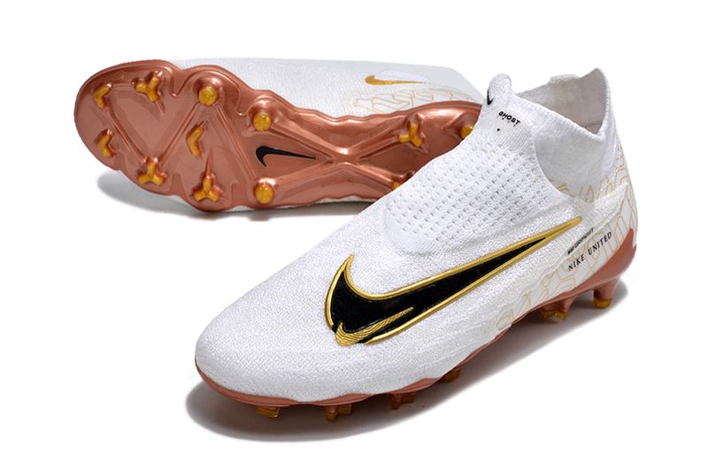 Chuteira Campo Nike Phantom GX DF Elite FG Branca e Dourado "United Golden Pack"