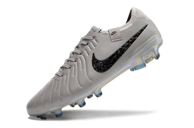 Chuteira Campo Nike Tiempo Legend 10 Elite FG Prata e Preto "Rising Gem Pack"