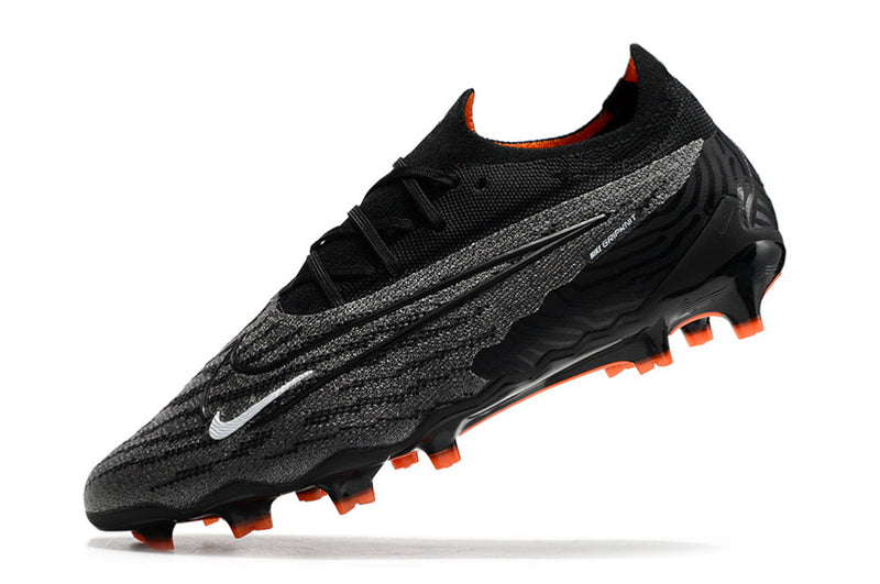 Chuteira Campo Nike Phantom GX Elite FG Preta e Laranja "Black Pack"