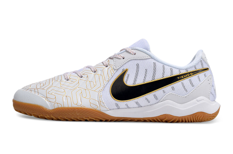 Chuteira Futsal Nike Tiempo Legend 10 Academy IC Branca e Dourada "United Golden Pack"