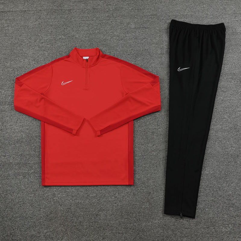 Conjunto de Frio Nike Training Preto e Vermelho