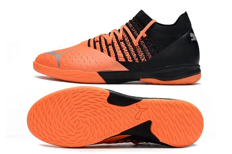 Chuteira Futsal Puma Future Z 1.3 IC Laranja e Preta "Instinct"