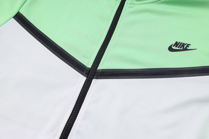 Conjunto de Moletom Nike Sportswear Tech Fleece com Touca Verde e Branco