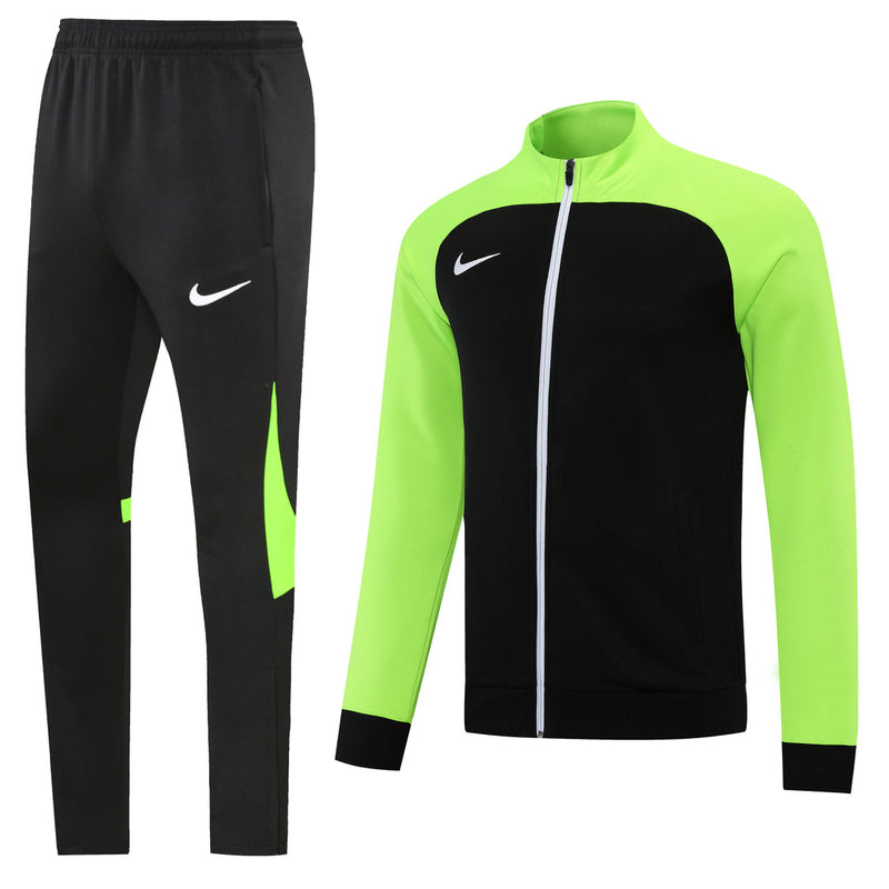 Conjunto de Frio Nike Sportswear Preto e Verde