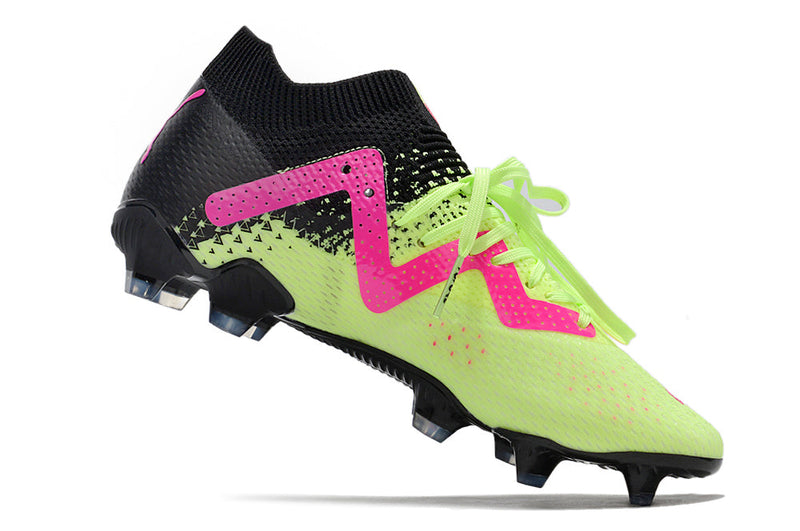 Chuteira Campo Puma Future Ultimate FG Preta, Verde e Rosa "Tricks Pack"