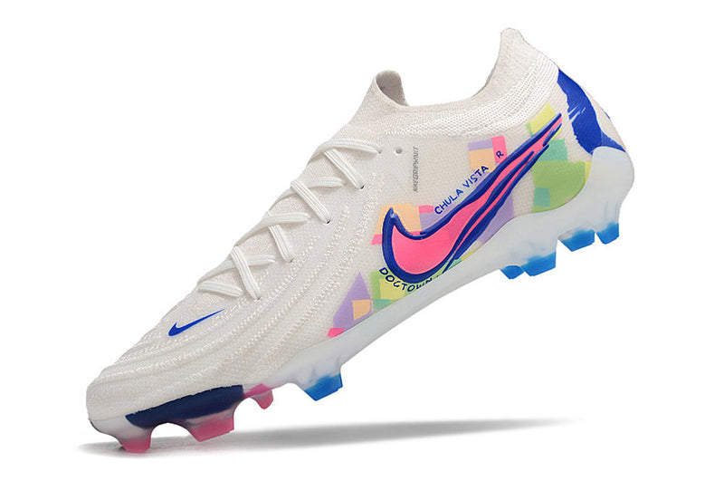 Chuteira Campo Nike Phantom GX 2 Elite FG Branca e Colorida "Socal Pack"