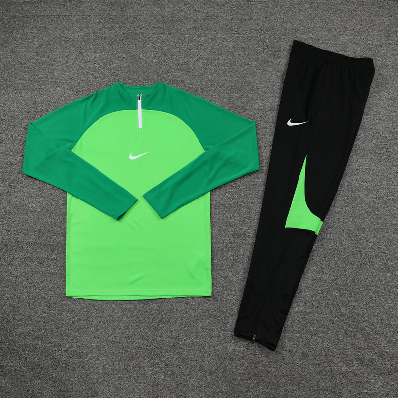 Conjunto de Frio Nike Training Verde e Preto