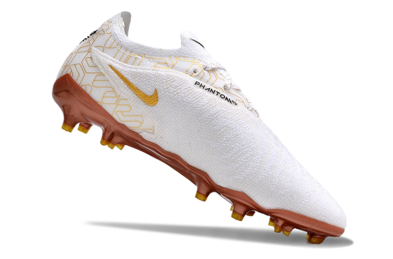 Chuteira Campo Nike Phantom GX Elite FG Branca e Dourada "United Golden Pack"