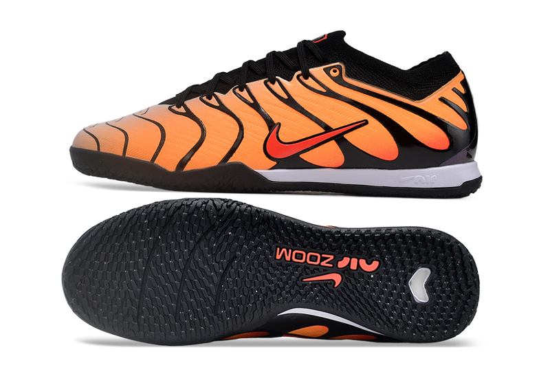 Chuteira Futsal Nike Air Zoom Mercurial Vapor 15 Elite IC Laranja e Preta "Air Max Pimento"