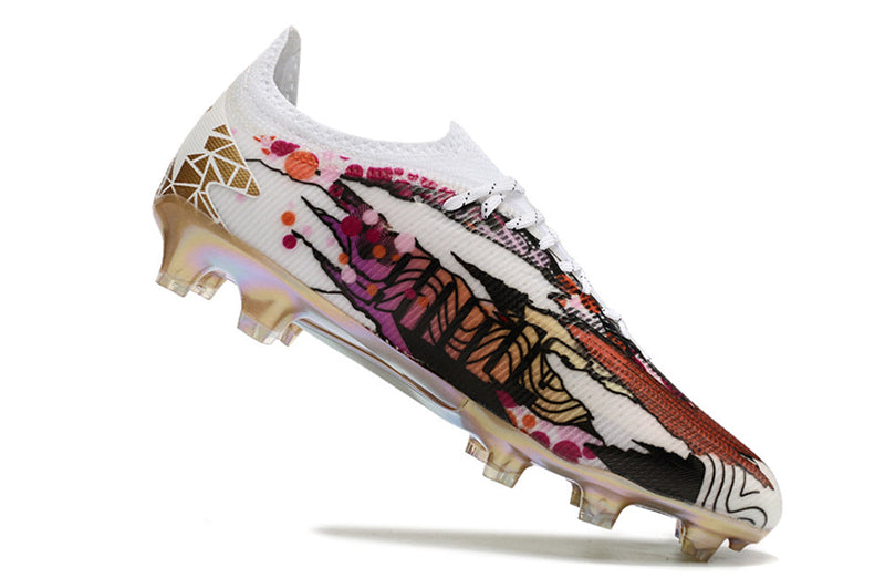 Chuteira Campo Puma Ultra Ultimate FG Branca, Azul e Rosa "Legacy of Speed"